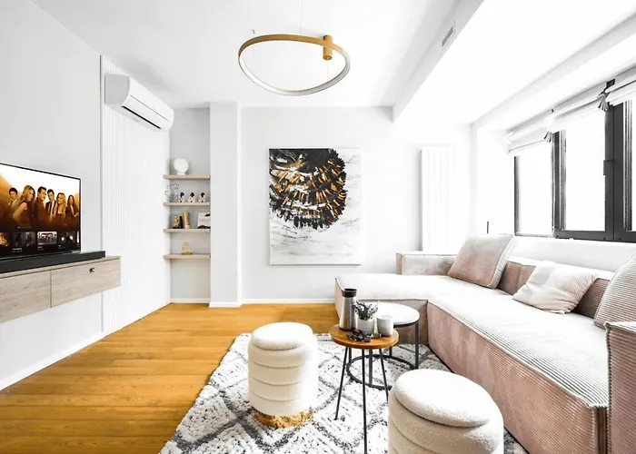 Luxury 1Br Escape - Sleek Modern Design & Upscale