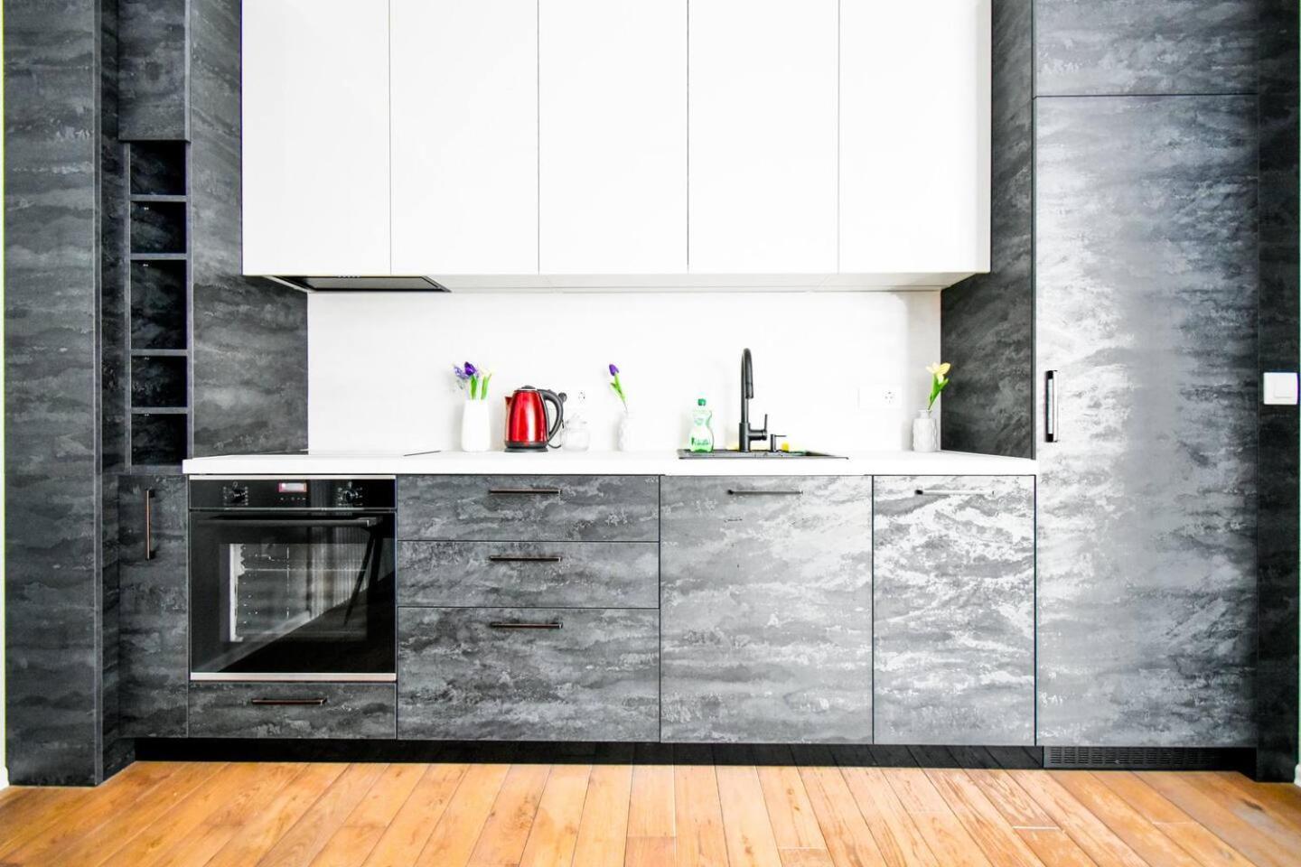Apartment Luxury 1br Escape - Sleek Modern Design & Upscale *