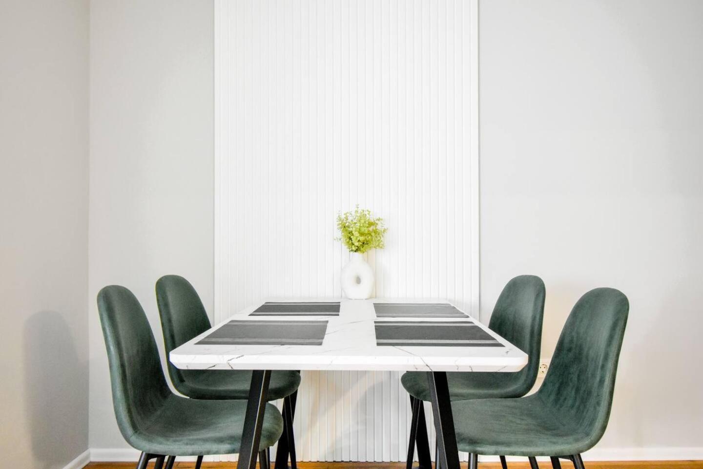Luxury 1br Escape - Sleek Modern Design & Upscale Sofia